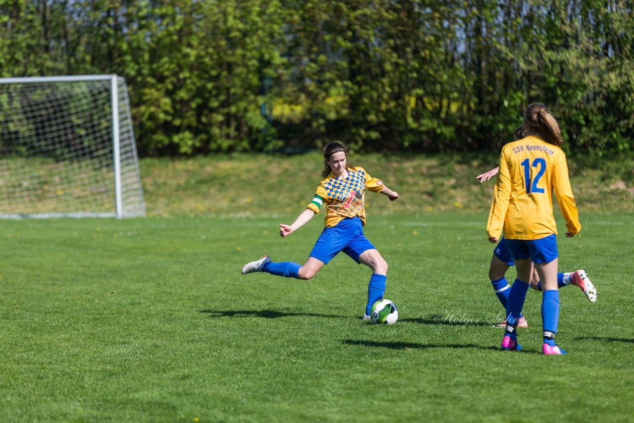 Bild 191 - B-Juniorinnen Bramstedter TS - SSV Hennstedt : Ergebnis: 3:7